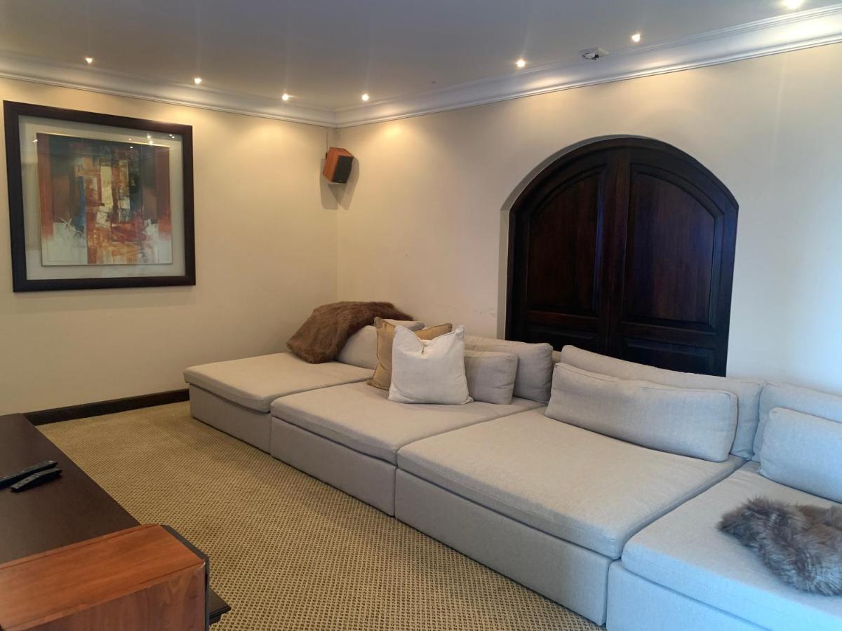 Swanepoel Guesthouse Jeffreysbaai Buitenkant foto