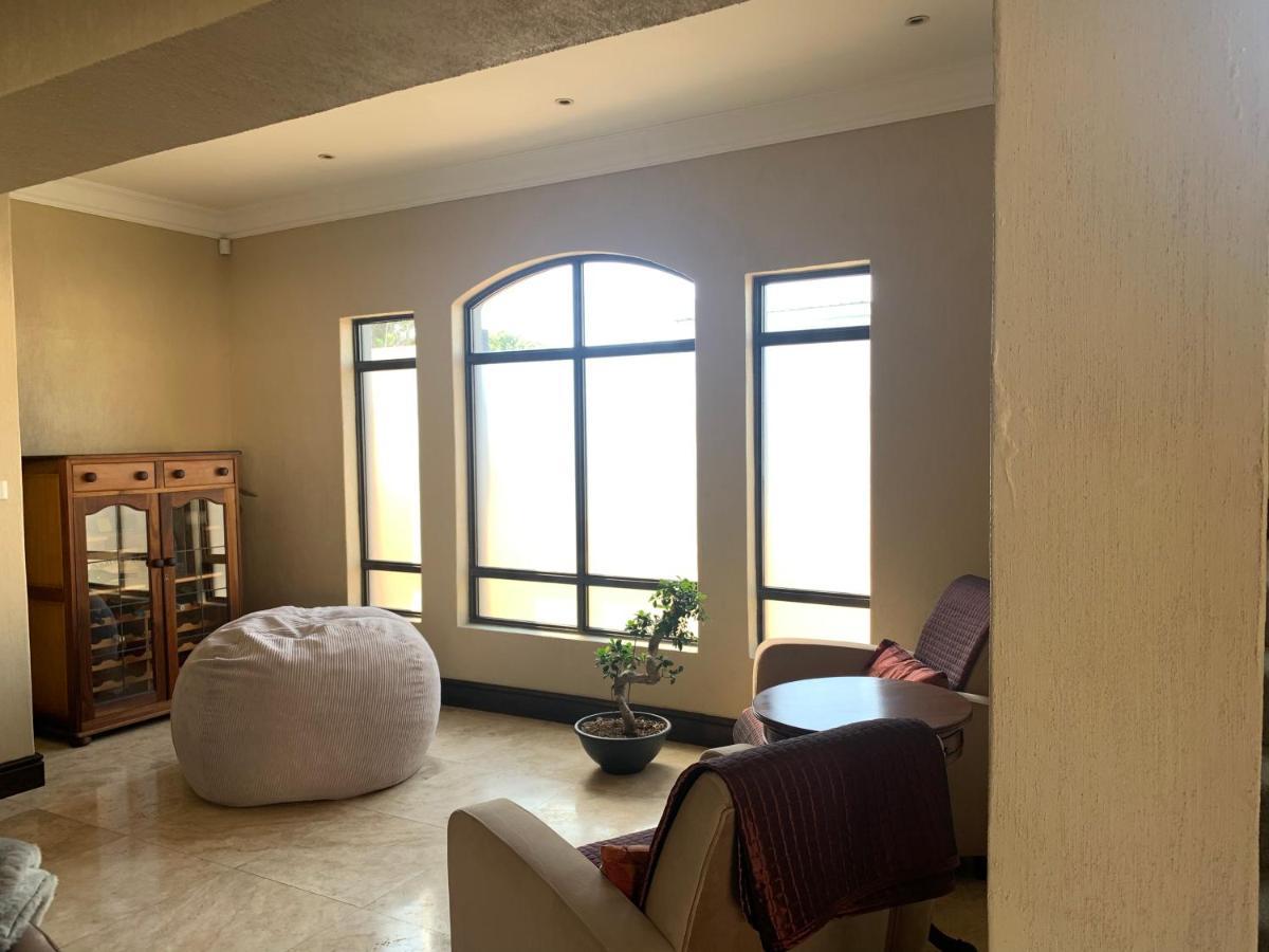 Swanepoel Guesthouse Jeffreysbaai Buitenkant foto